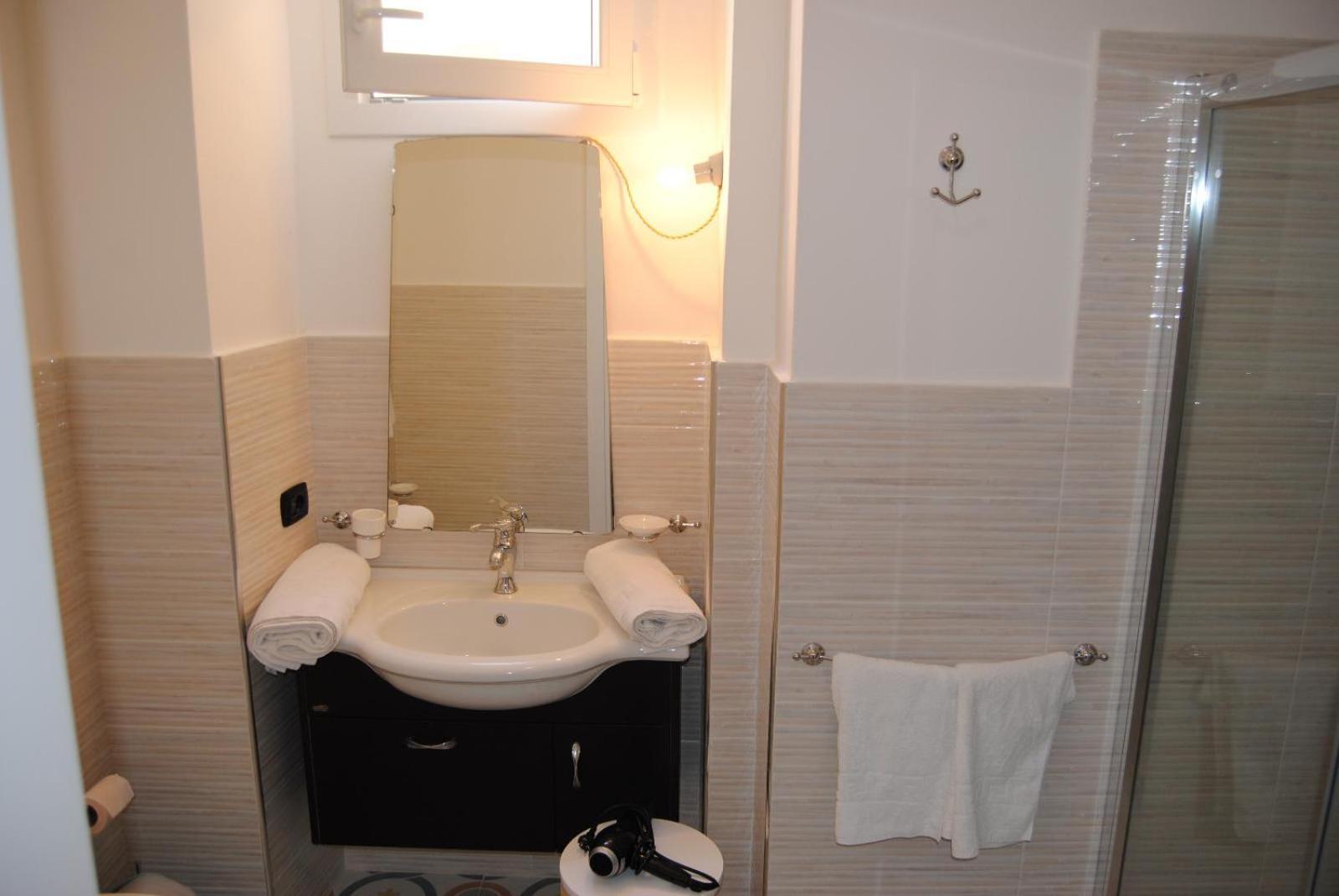 B & B Palazzo Maestro & Corte Maestro Rooms 加利波利 客房 照片